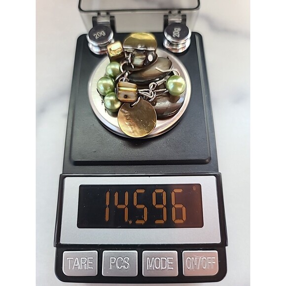 Green And Tan Beaded Shell Dangling Earrings Vintage Costume Jewelry - Picture 10 of 10